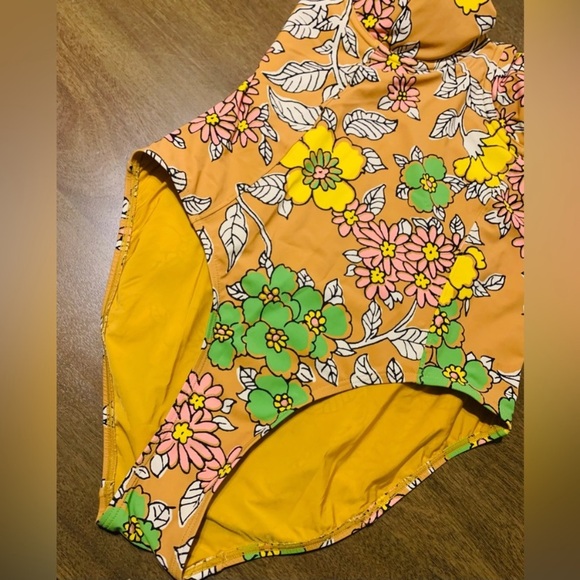 New Tory Burch Printed Underwire One Piece Swimsuit Brown Floral Wallpaper M - Picture 3 of 6